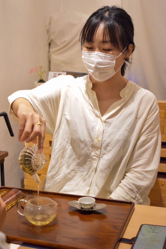 日本茶専門店朱夏のオーナー西田さん